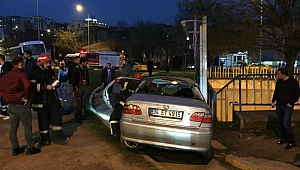 Gebze'de halk otobüsü otomobille çarpıştı