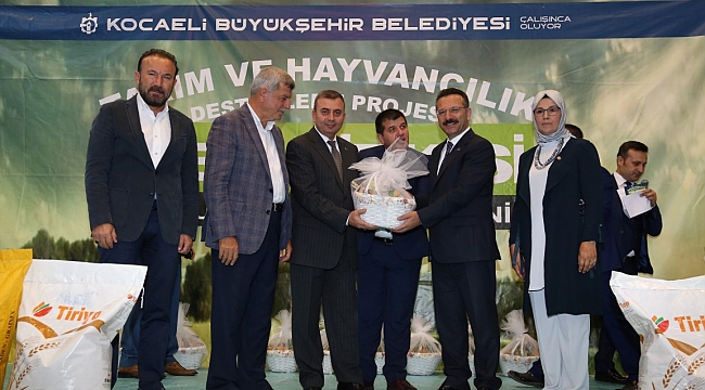 Büyükşehir’den bin 500 çiftçiye yem bitkisi tohumu desteği