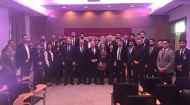 CHP'li Gençler Ankara'ya çıkartma yaptı