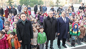 Kaymakam Güler ve Başkan Köşker, Özel Çocukların bayrak töreninde