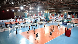 Voleybol Midiler Türkiye Şampiyonası Kocaeli’de başladı