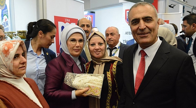 Kocaeli, Emine Erdoğan’a  Kandıra Bezi hediye etti