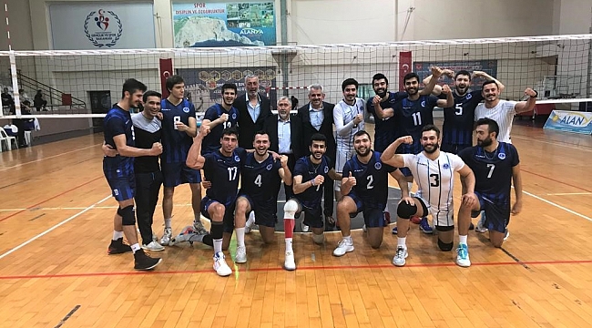 Voleybolcular set vermeden kazandı   