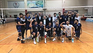 Voleybolcular set vermeden kazandı   