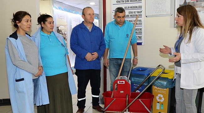 Büyükşehir temizlik personeline koronavirüs tedbirleri eğitimi