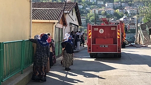 Mahalleli sokağa döküldü, sosyal mesafe unutuldu