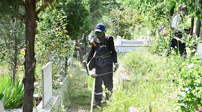 Mezarlıklarda Bayram hazırlığı