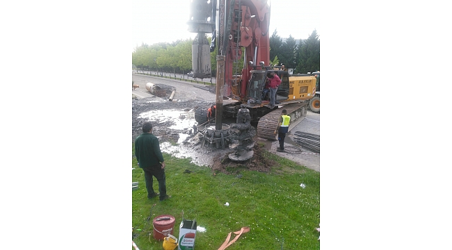 Sekapark Tramvay Durağı’na yapılacak üst geçit için ilk kazık çakıldı