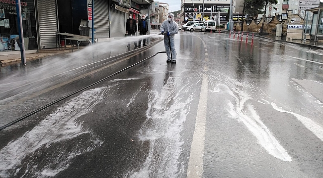 Dilovası’nda cadde ve sokaklar dezenfekte edildi 