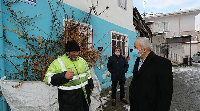 Başkan Büyükgöz'den  evi yanan Gazi'ye moral ziyareti