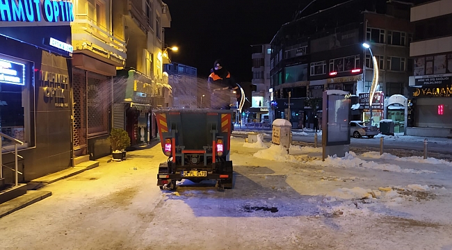 Gebze'de ekiplerden gece kar mesaisi