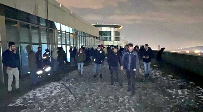 Farplas eylemindeki işçiler çatıya çıktı: 200 gözaltı