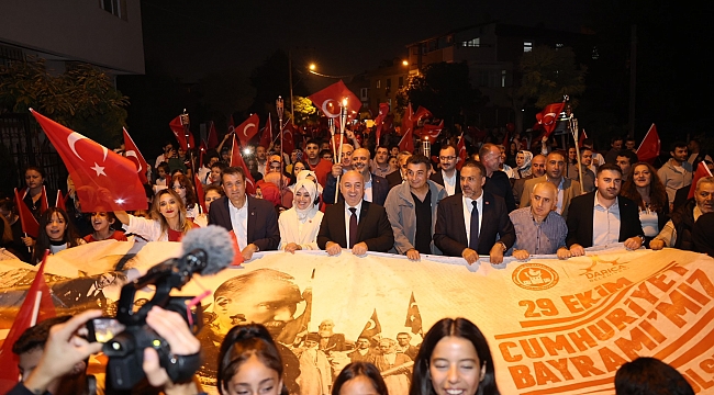 Darıca’da Cumhuriyet’in 100. yılına yakışan kutlama