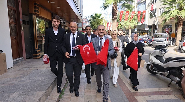 Kent protokolünden Çayırovalılara Türk Bayrağı