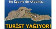 Akdamar Adası'na turist yağıyor