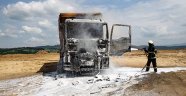 İzmit'te hafriyat kamyonu küle döndü