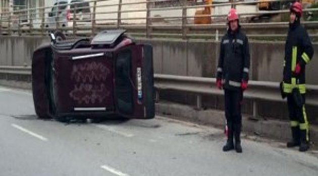 Yarış yapan araçlar kazaya neden oldu: 2 yaralı